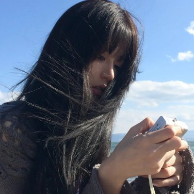 蓝色江流淌